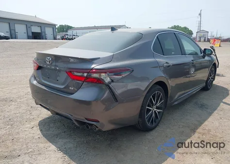 2021 Toyota Camry Se z USA, uszkodzony, nr VIN 4T1G11AK1MU587787